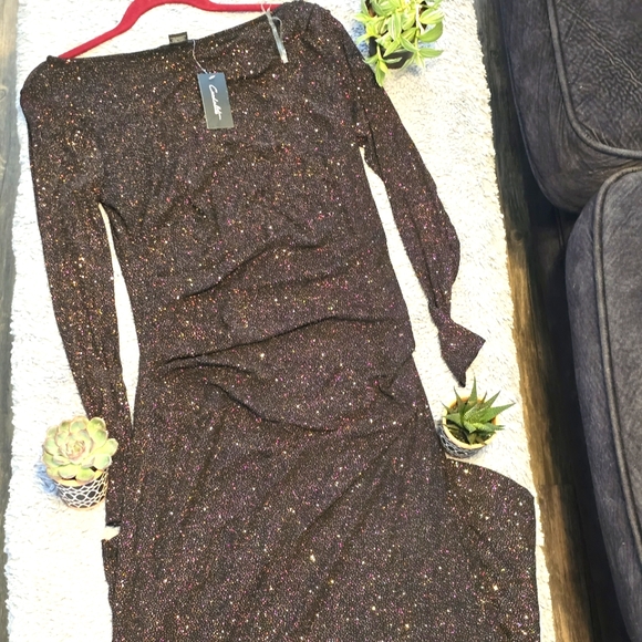 Black with glitter tiny gold dots long sleeves dress. Maxy size S- small. Maxidr - Picture 8 of 8